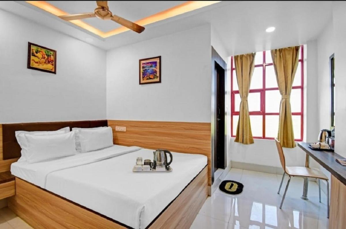 Gods County. Resort & Banquets Tarapith Exterior foto