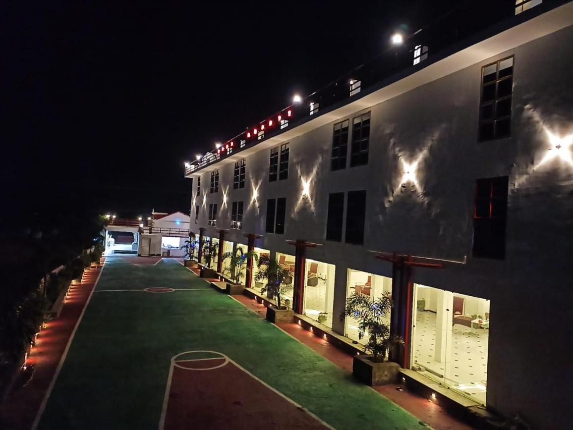 Gods County. Resort & Banquets Tarapith Exterior foto